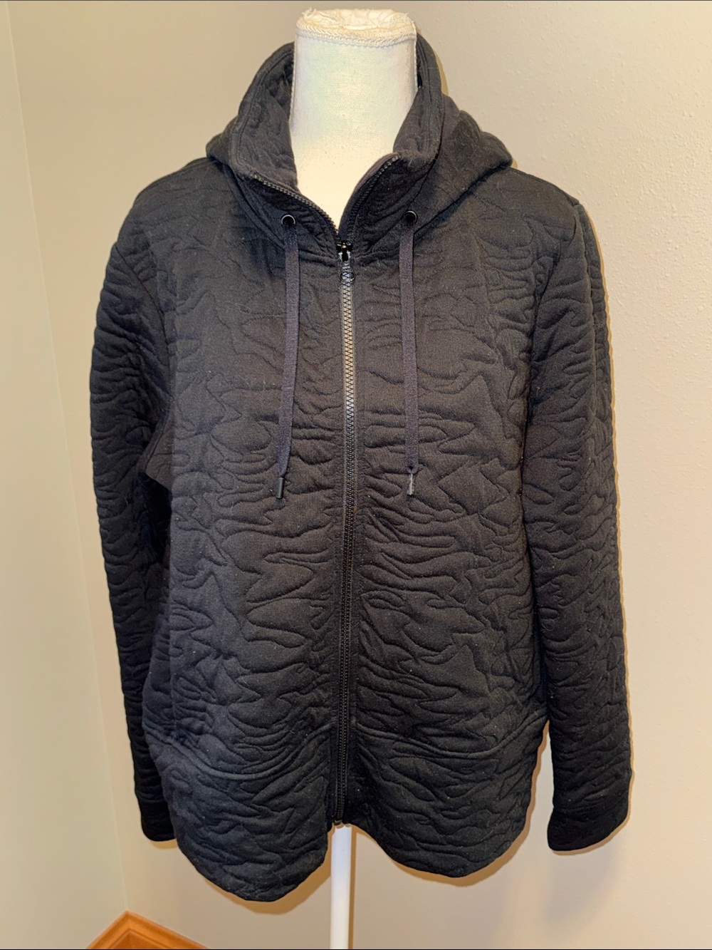 DSG Women’s Black Quilted Hooded Zip-Up Jacket - Large